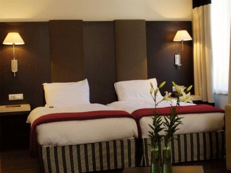 Nh Gent Sint Pieters Hotel Room photo